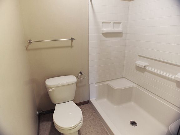 mst BA w/ WI shower