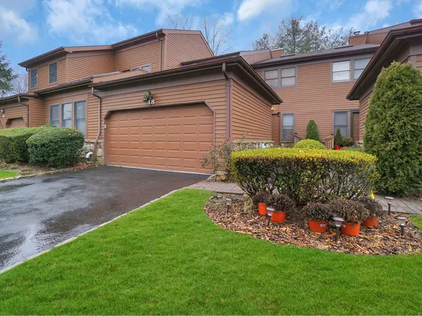 48 Hunt Dr #48, Jericho, NY 11753
