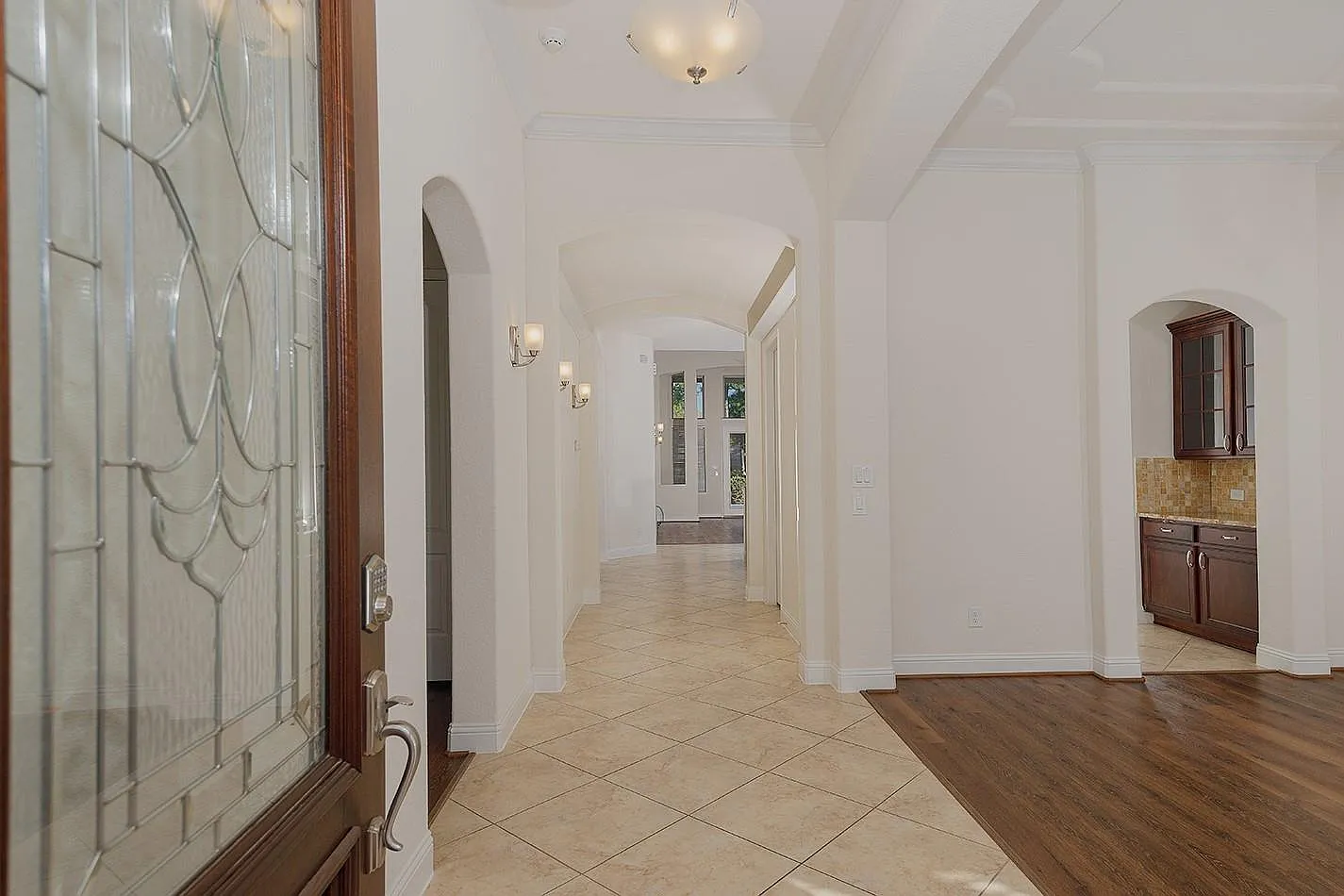 4 bed, 3.5 bath, 3329 sqft, $5,100 — Photo 4