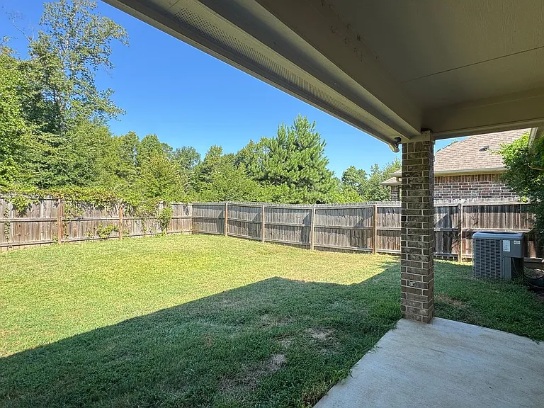 9100 Shadow Oak Dr — Photo 26