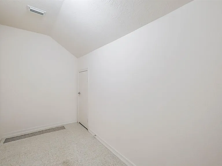 12411 Santiago Cove Ln — Photo 32