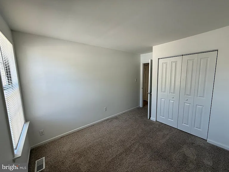 1042 Baywood Dr — Photo 16
