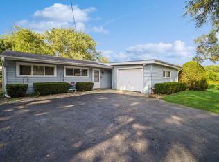 312 Edgewood Dr, Wheeling, IL 60090