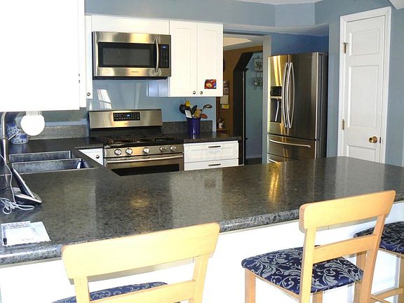 4th image of 3700 Kilmuir Dr
