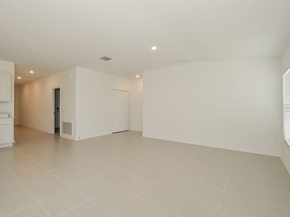4th image of 4765 Katrina Dr