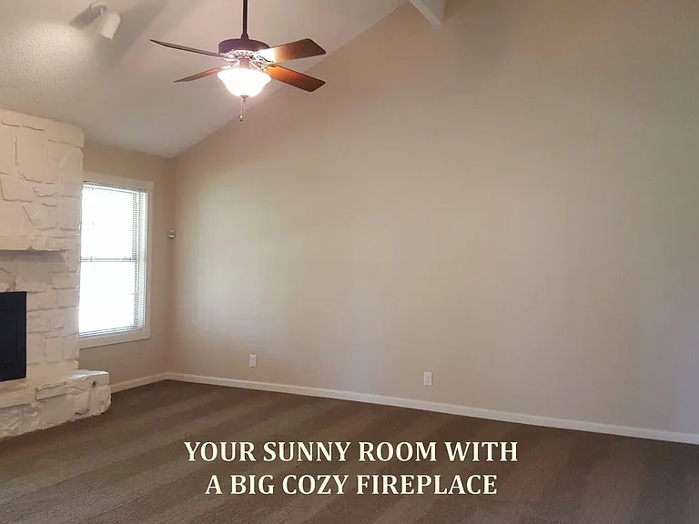 2804 E El Paso St — Photo 11