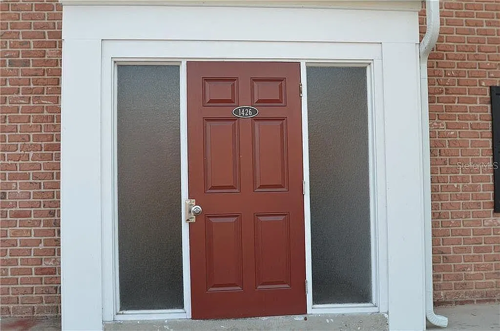 3 bed, 1249 sqft, $1,700 — Photo 1