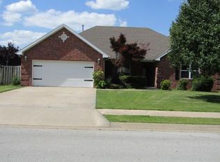 662 Chateau Ave, Springdale, AR 72764