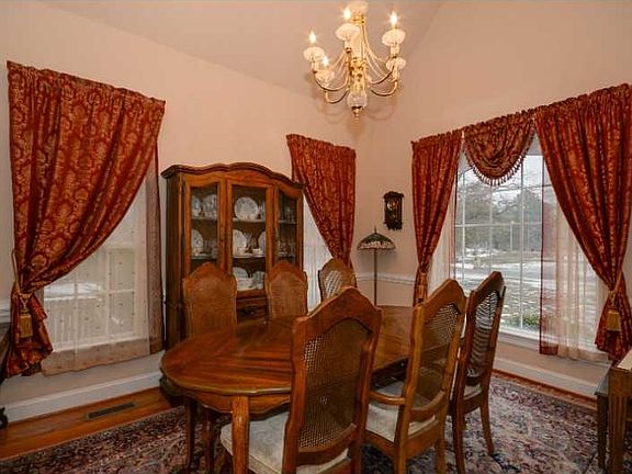 4th image of 3116 Garland Dr