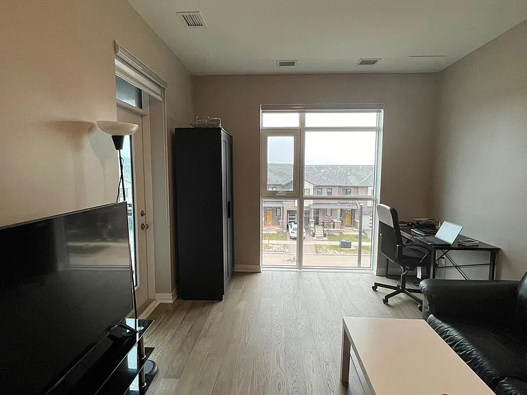 460 Gordon Krantz Ave #321 — Photo 7