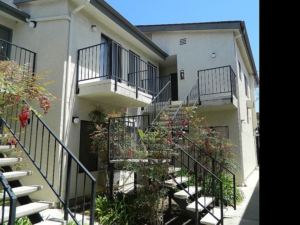 2nd image of 3711 Grim Ave APT 1