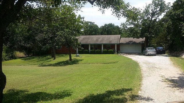 1st image of 215 Byng Dr