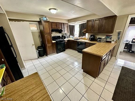 3rd image of 2031 Campus Rd