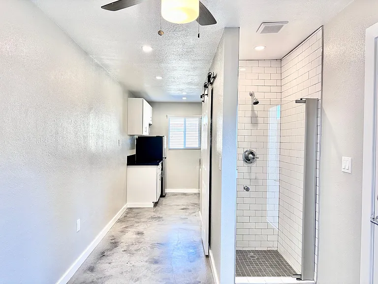 4207 N 27th St #14 — Photo 9