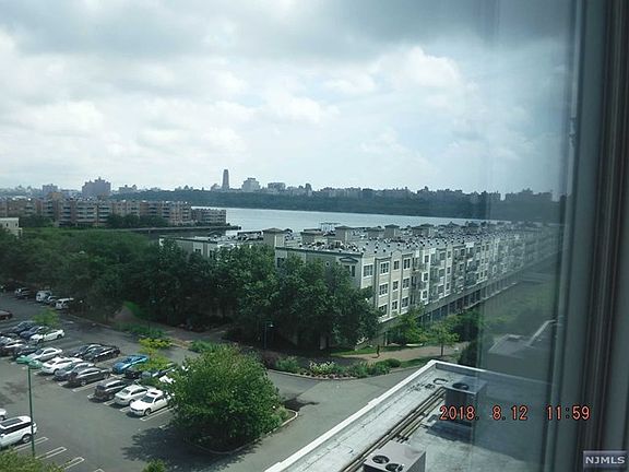 2nd image of 3410 City Pl #3410