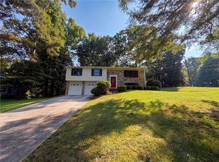 1346 Fairfield Dr SW, Lilburn, GA 30047