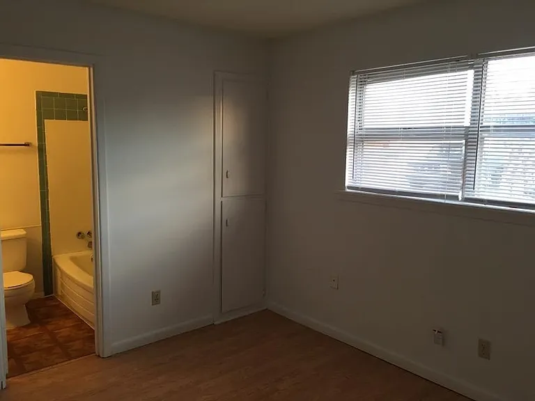 1221 West St. — Photo 10
