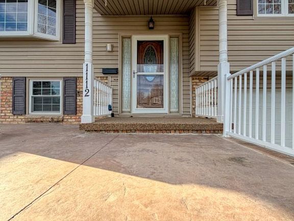 3rd image of 1112 Lafayette Dr