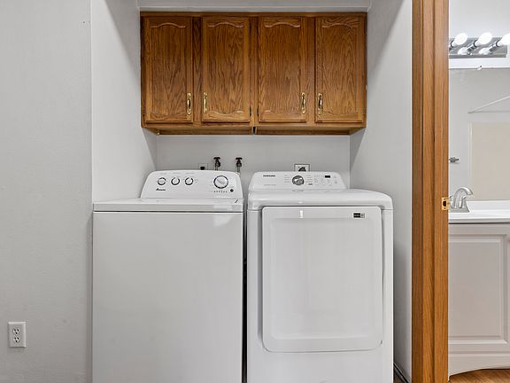 4th image of 11042 W National Ave