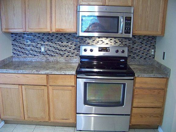 4th image of 713 Ashley Ct