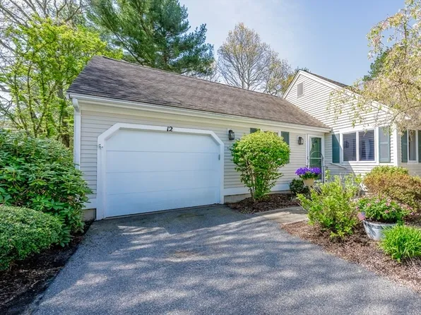 12 Kettle Ln #31, Mashpee, MA 02649