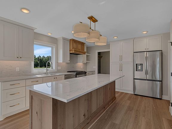 4th image of 524 Northern Meadows Ln