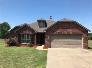 716 Country Club Dr, Tulsa, OK 74127