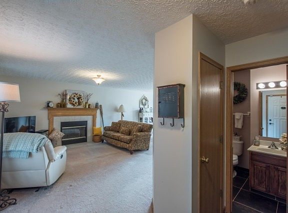 5th image of 2055 Summer Banks Dr