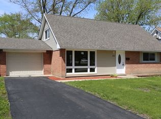 292 Sherry Ln, Chicago Heights, IL 60411