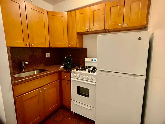 3rd image of 1369 1st Ave APT Ga
