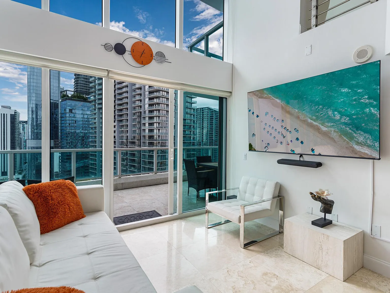 2 bed, 1420 sqft, $6,000 — Photo 2