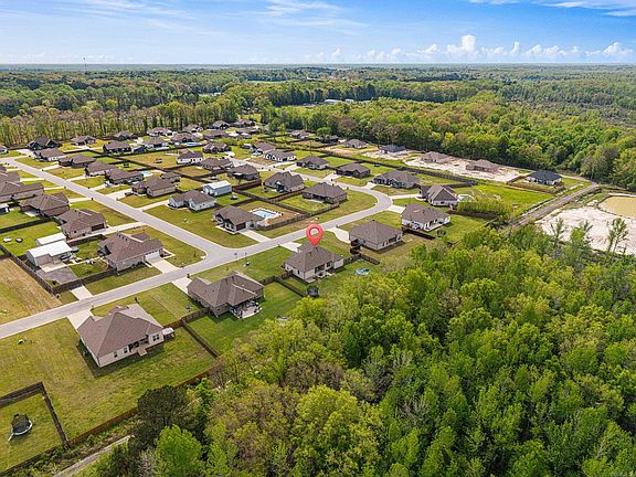 3rd image of 100 Opie Dr