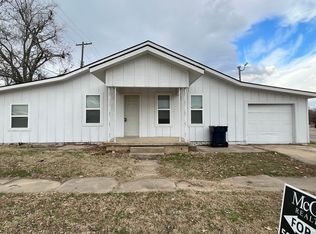 105 S Oak Ave, Ada, OK 74820