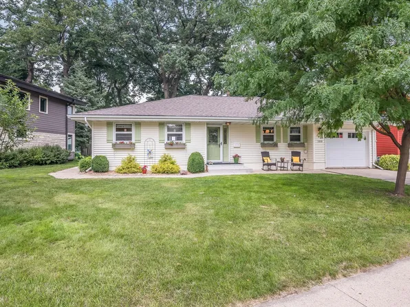 100 Lake Park Pl, Fairmont, MN 56031