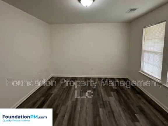 5th image of 2966 Watson St