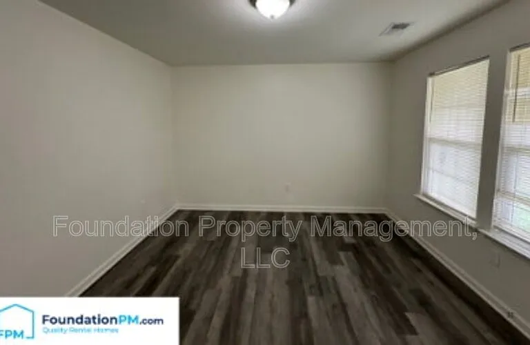 2966 Watson St — Photo 5