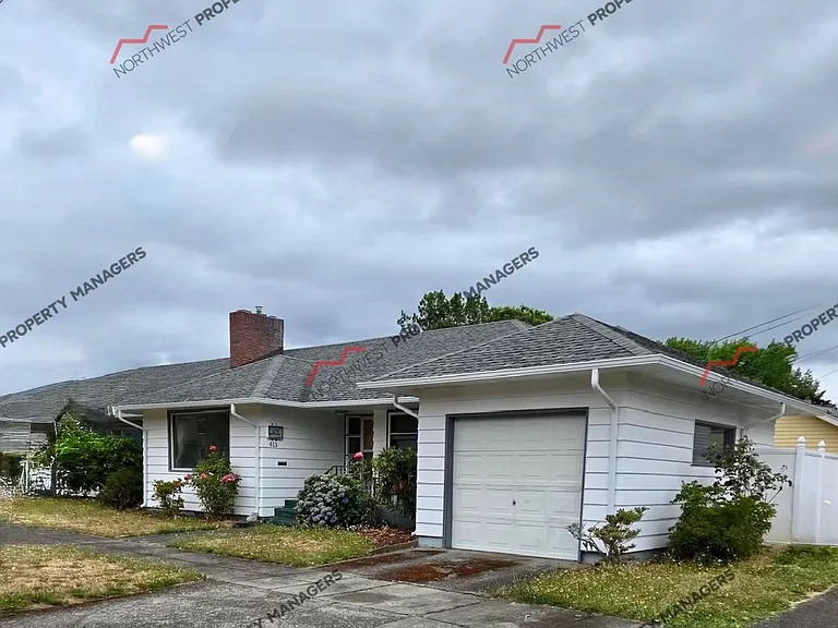 413-417 W Magnolia St — Photo 1