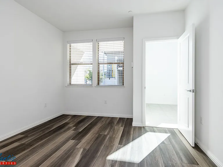 6818 Chroma Ct — Photo 12