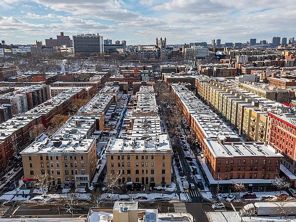 3rd image of 200 W 139th St #1A