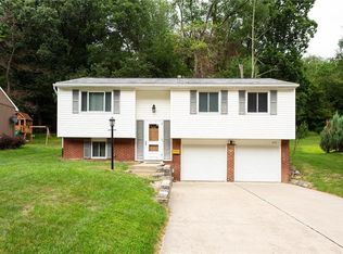 358 Fruitwood Dr, Bethel Park, PA 15102