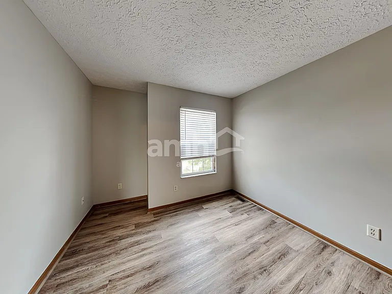 1129 Oslo Pass — Photo 15