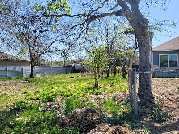 4th image of 2134 Aransas Ave LOT 3
