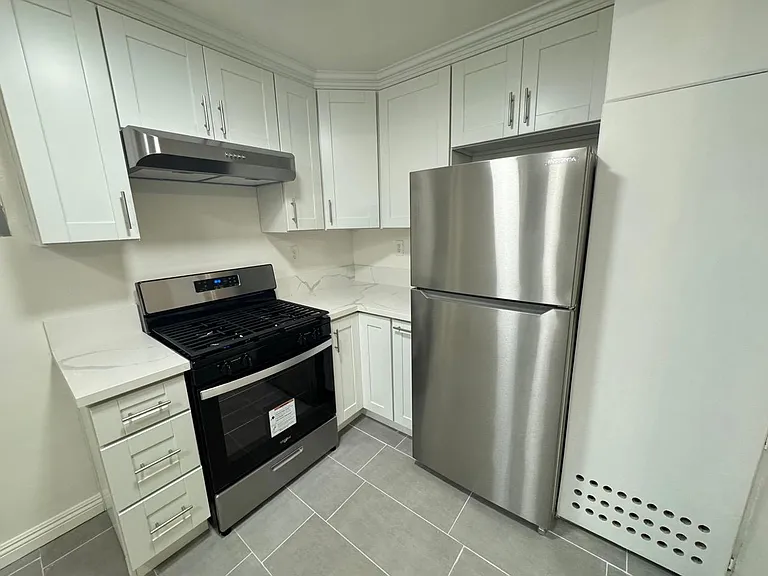 835 Bay St #1 — Photo 10