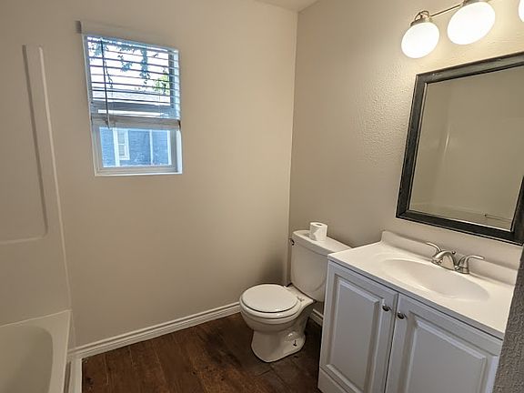 5th image of 320 N Colbert St
