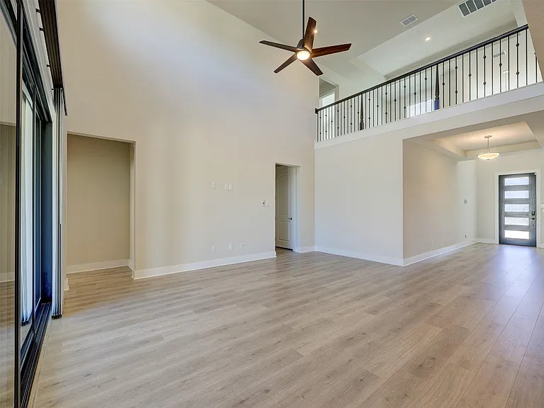 1929 Montella Way — Photo 21