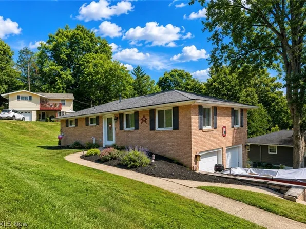 1739 Evergreen Park Dr, Coshocton, OH 43812