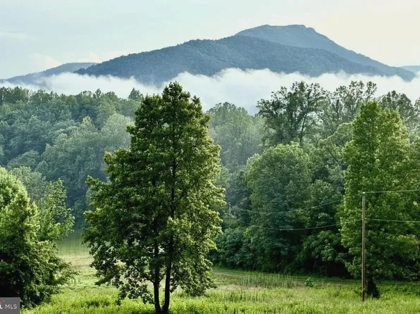 32 New Moon Ln, Sperryville, VA 22740