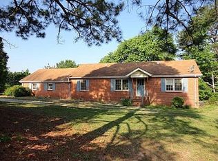 954 Clark Dr, Ellenwood, GA 30294