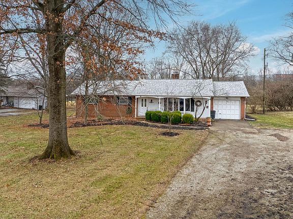 4th image of 3670 E Powell Rd