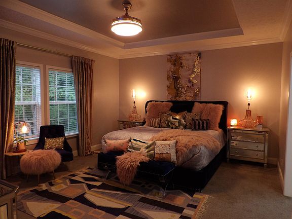 2nd image of 128 Pinehill Cir